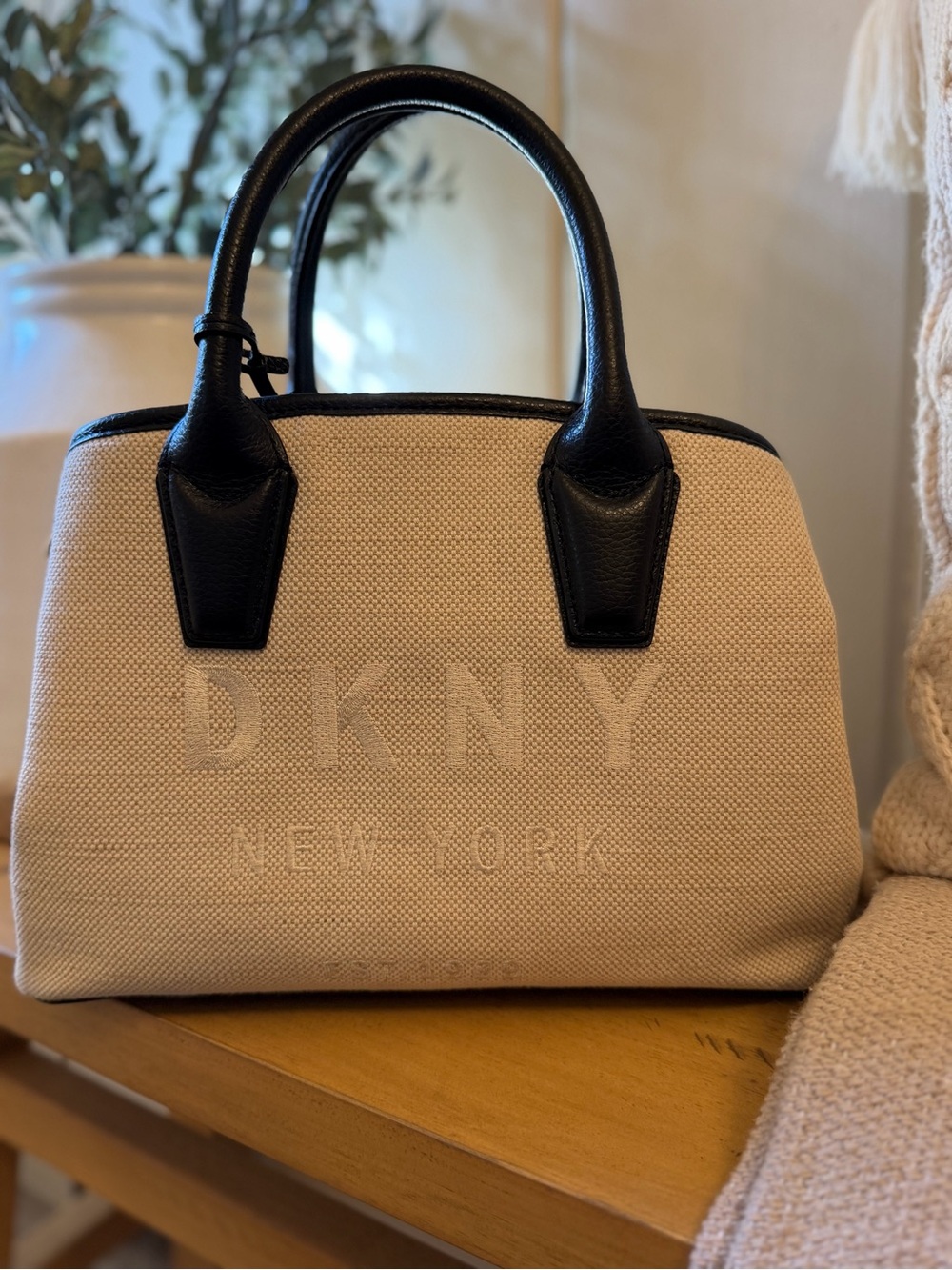 DKNY New York Beige & Black Satchel Handbag – Gold Charm